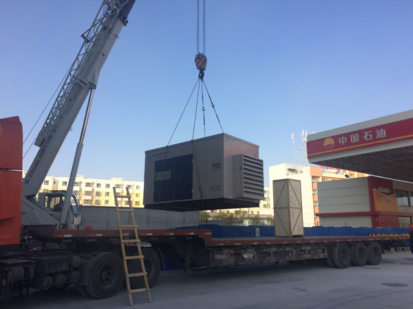 齊達(dá)康天然氣壓縮機(jī)抵達(dá)客戶(hù)加氣站現(xiàn)場(chǎng)